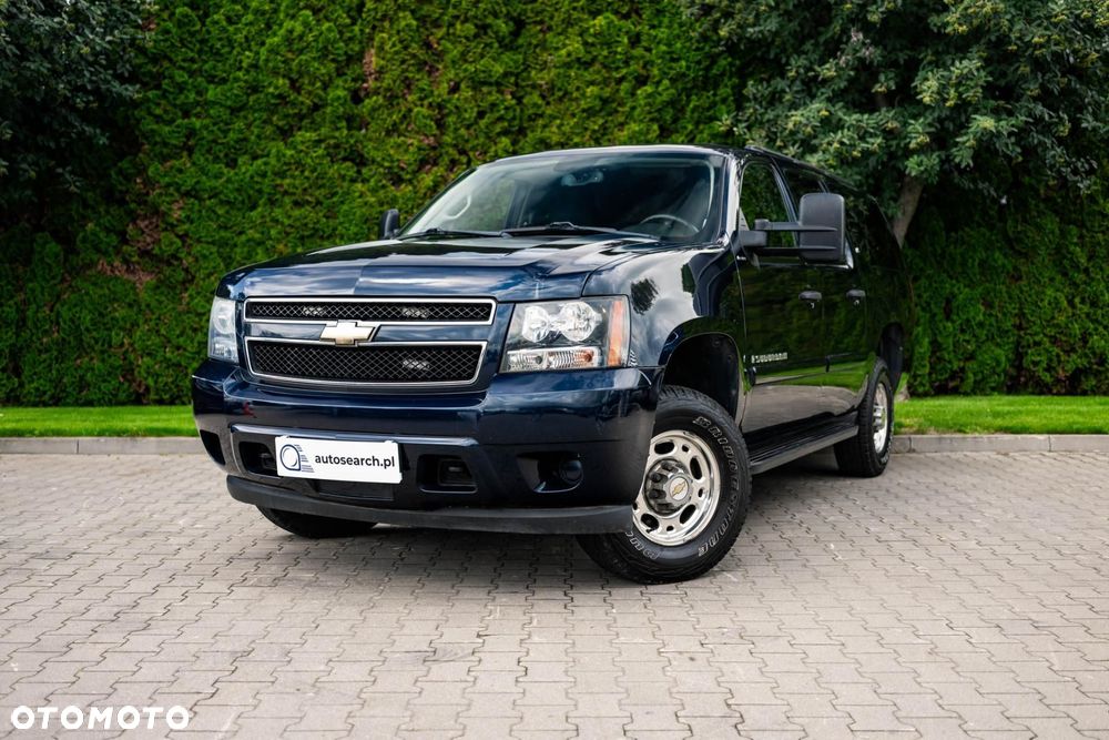 Chevrolet Suburban - 4