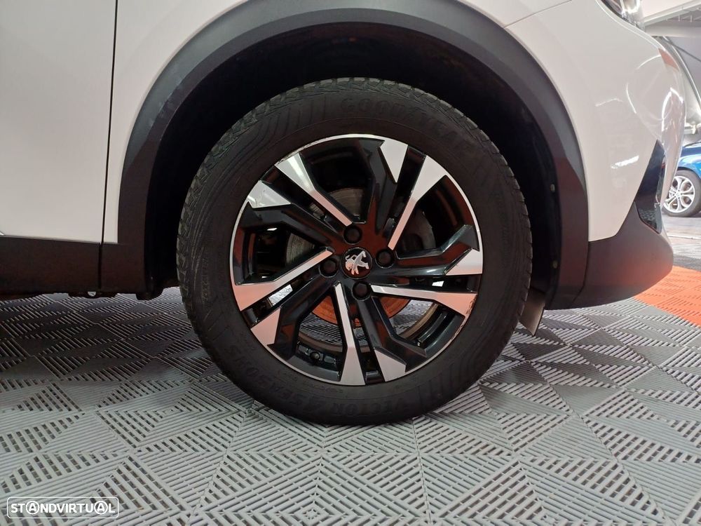Peugeot 2008 1.2 PureTech Allure EAT8 - 9
