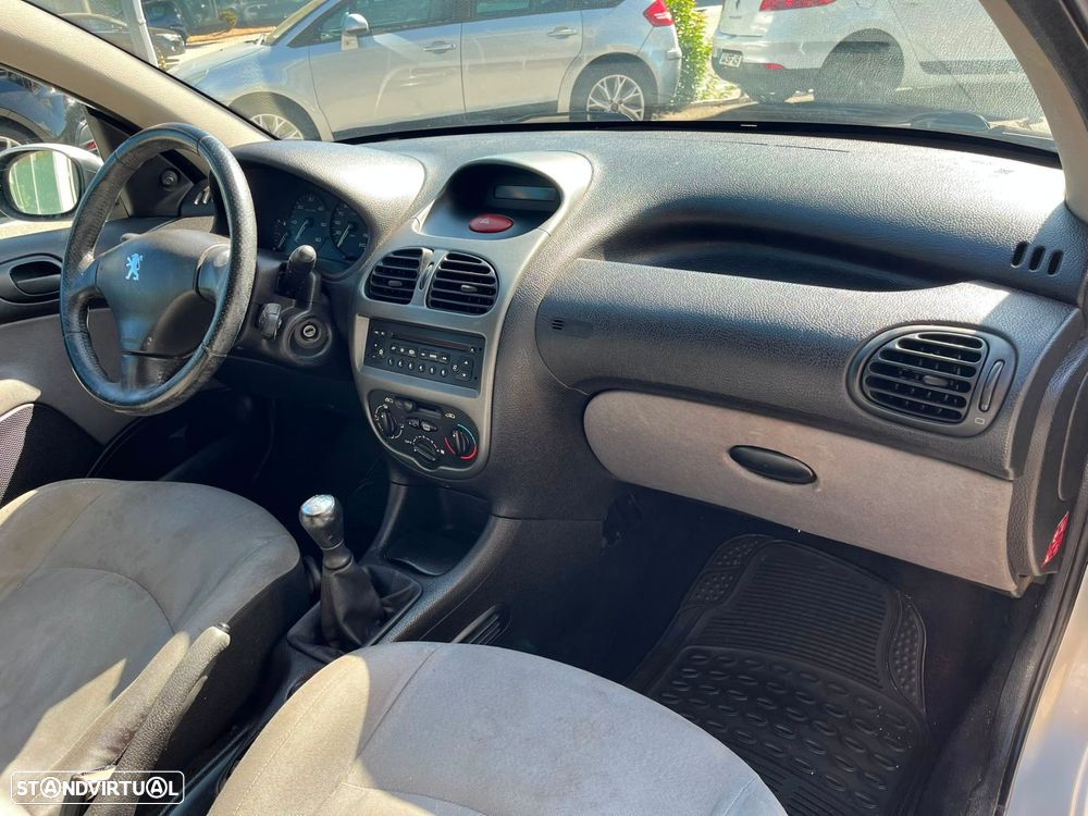 Peugeot 206 1.4 HDi XR Présence - 15