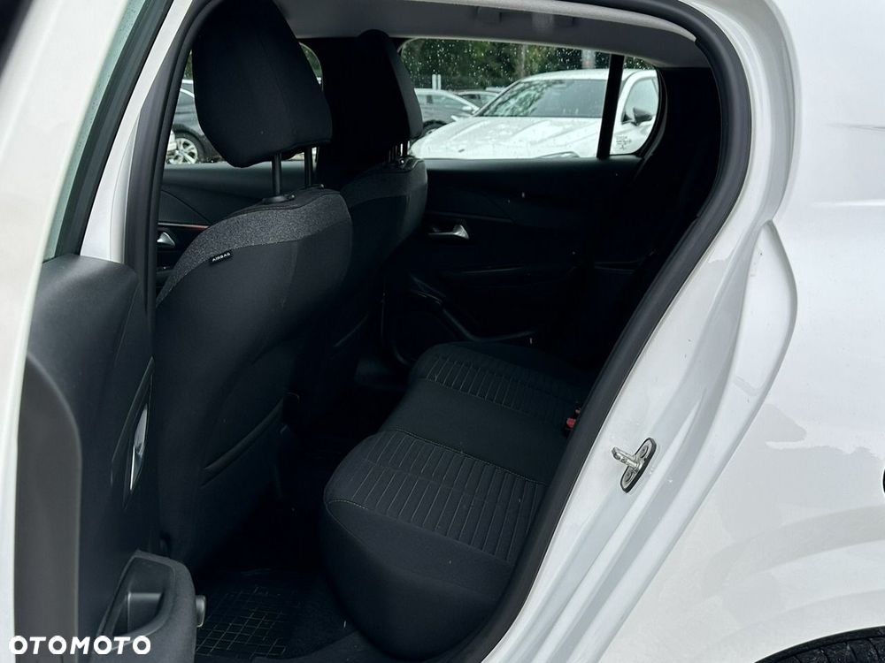 Peugeot 208 - 15