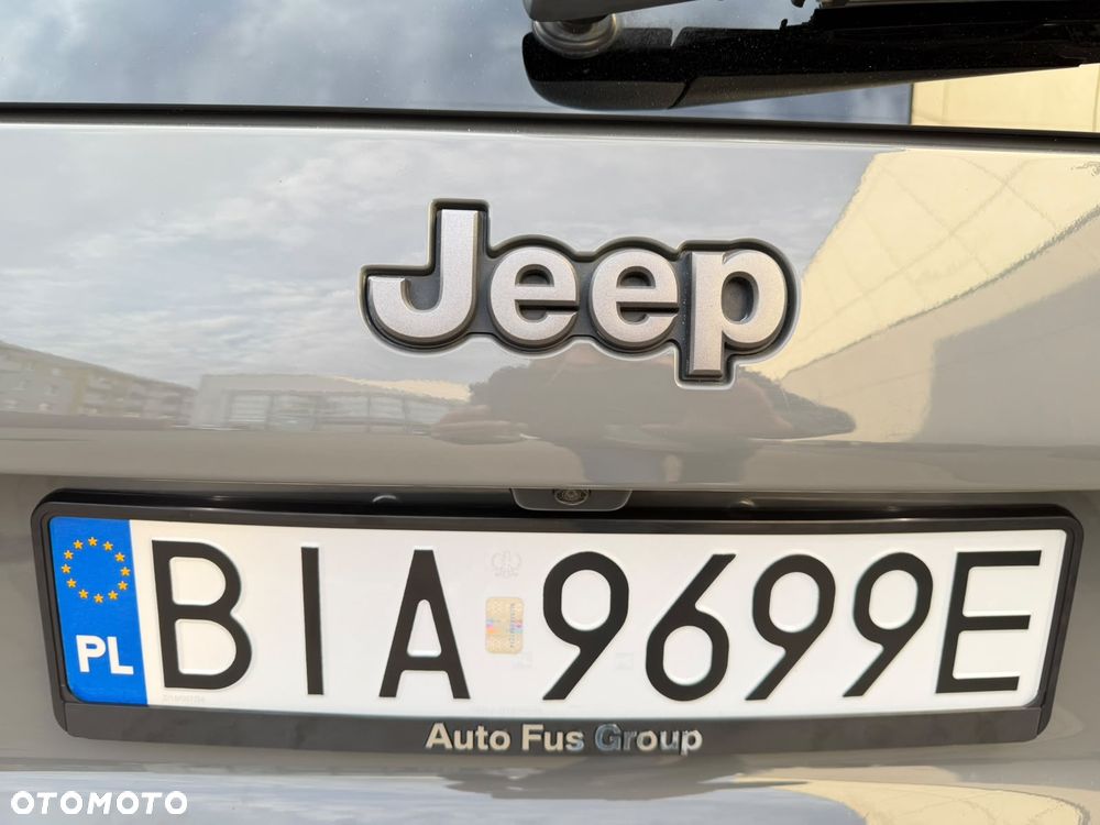 Jeep Cherokee - 31