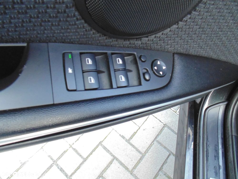 BMW Seria 3 318i Edition Sport - 17