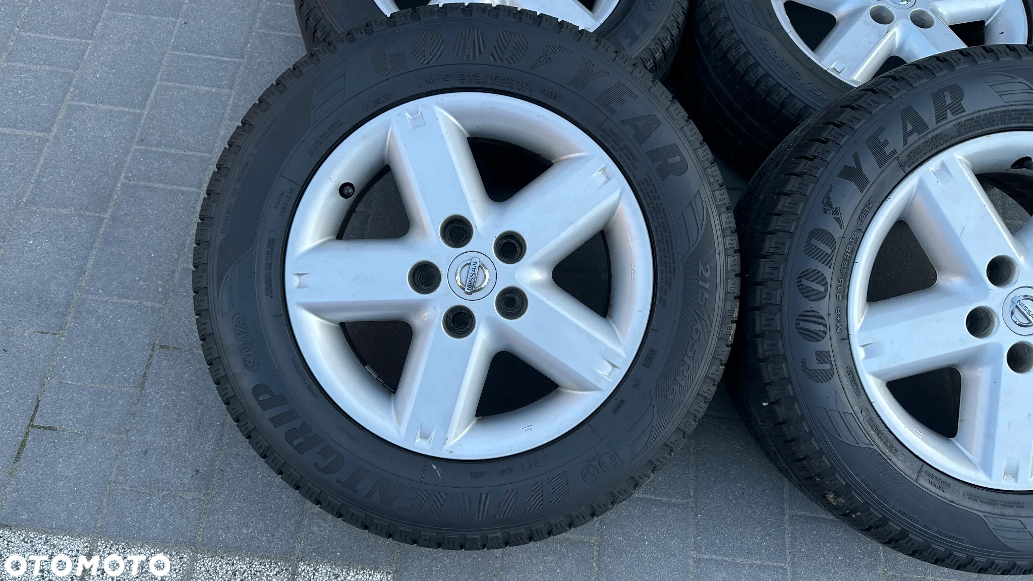 Koła r16 nissan 5x114.3 215/65 SUV felgi alufelgi ET40 - 3