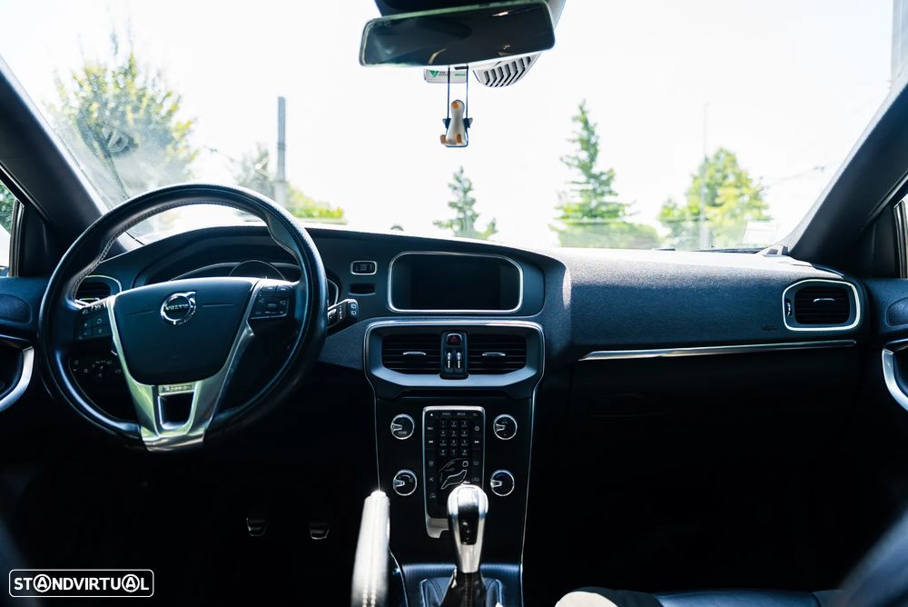 Volvo V40 2.0 D2 R-Design - 25
