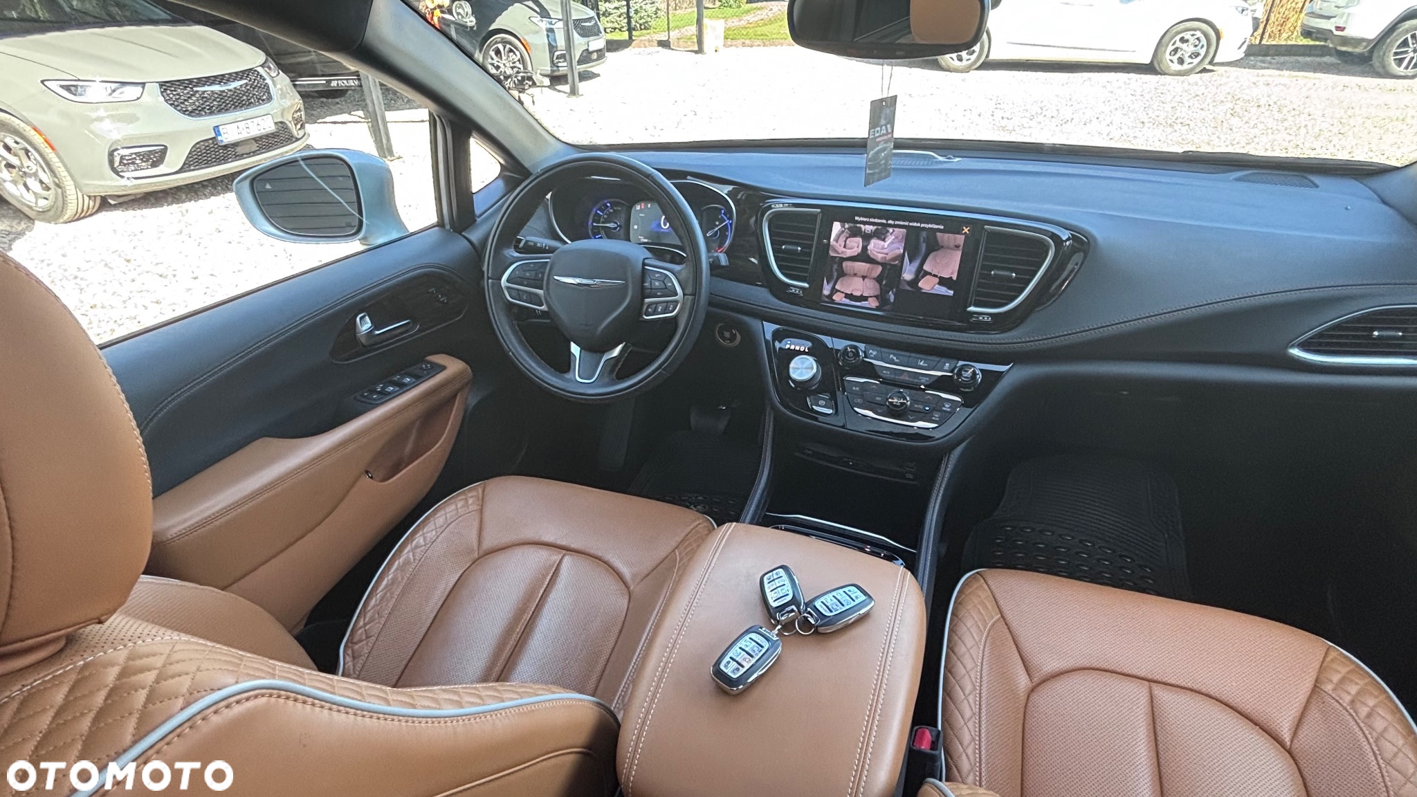 Chrysler Pacifica - 31