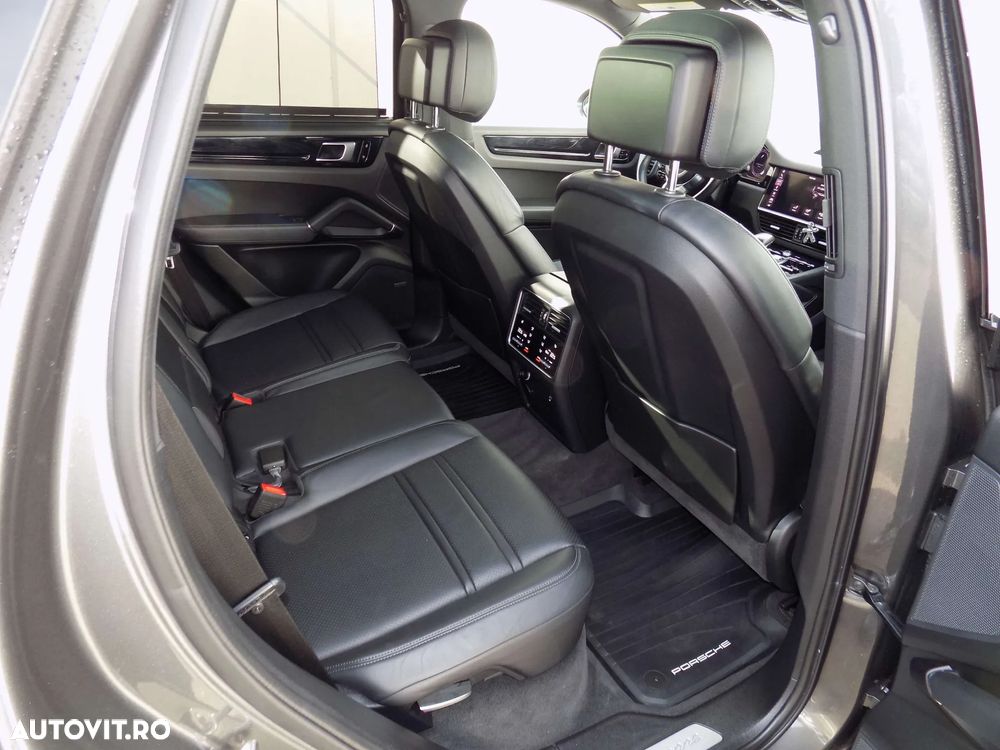 Porsche Cayenne Standard - 28