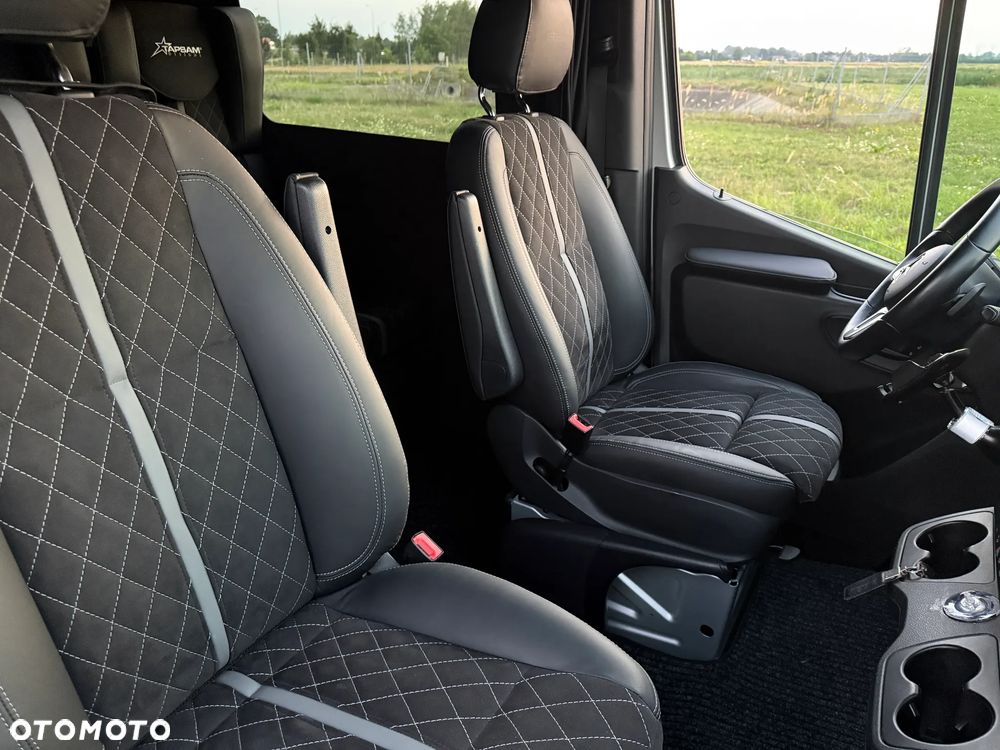 Mercedes-Benz Sprinter - 14