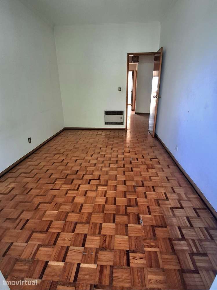 APARTAMENTO T3 COM VARANDAS E ARRECADAÇÃO - Grande imagem: 3/21