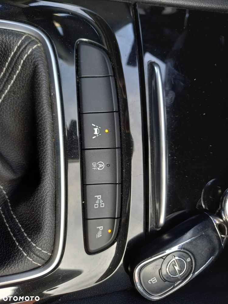 Opel Insignia 1.6 Exclusive - 19