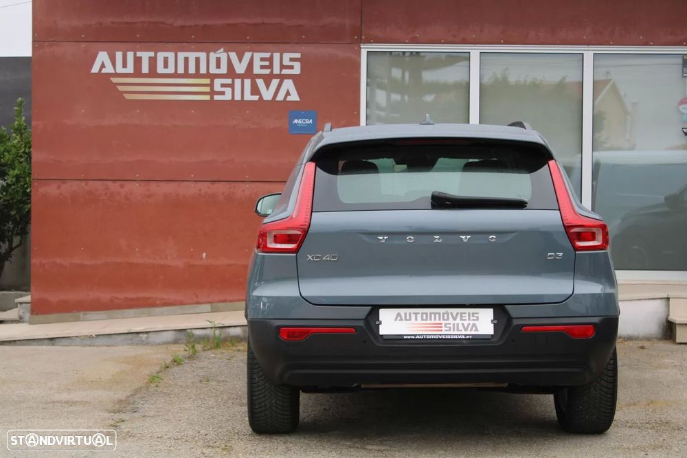 Volvo XC 40 2.0 D3 Momentum Geartronic - 11
