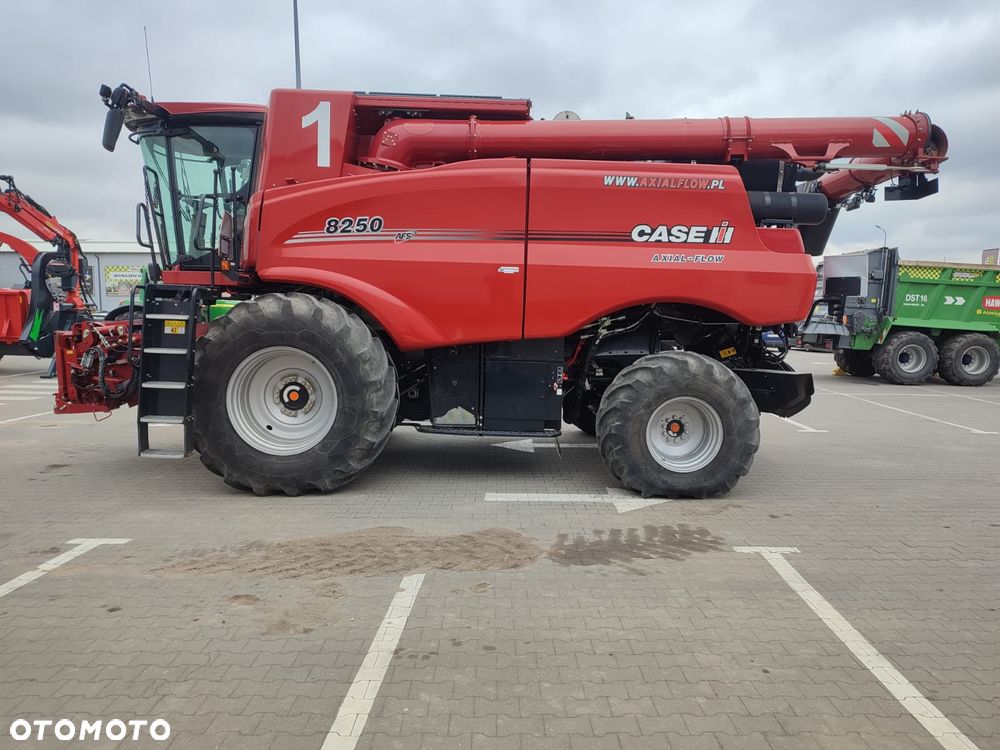 Case IH Axial-Flow 8250 - 6