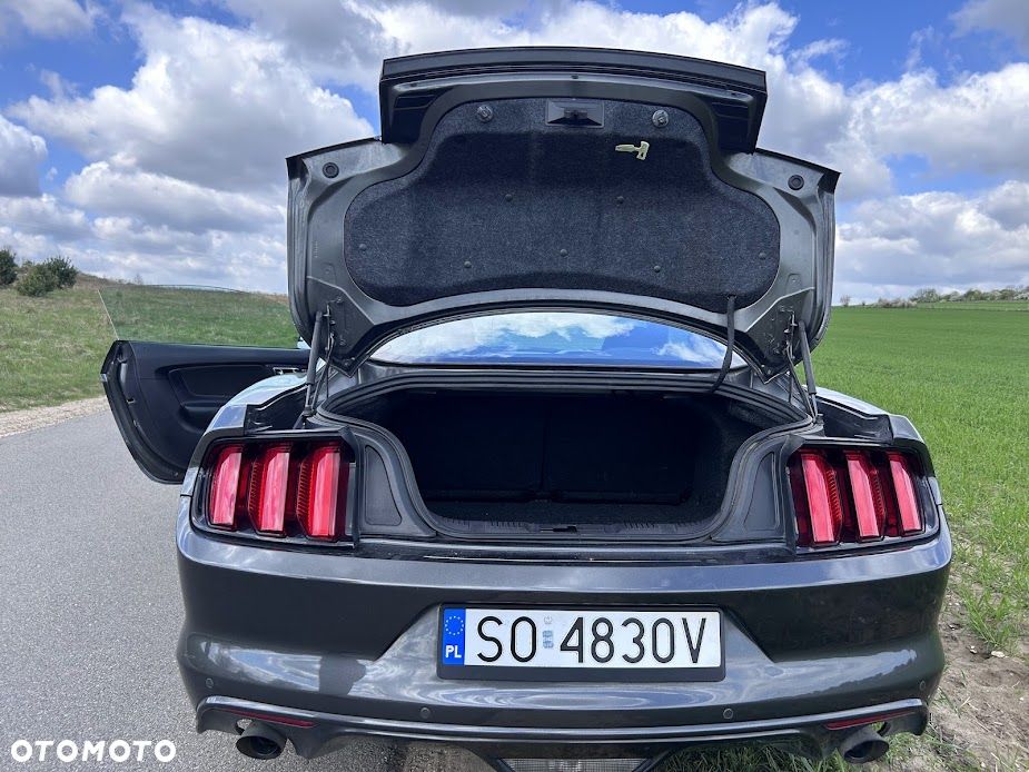 Ford Mustang - 36