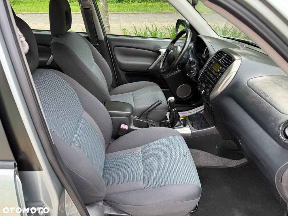 Toyota RAV4 - 23