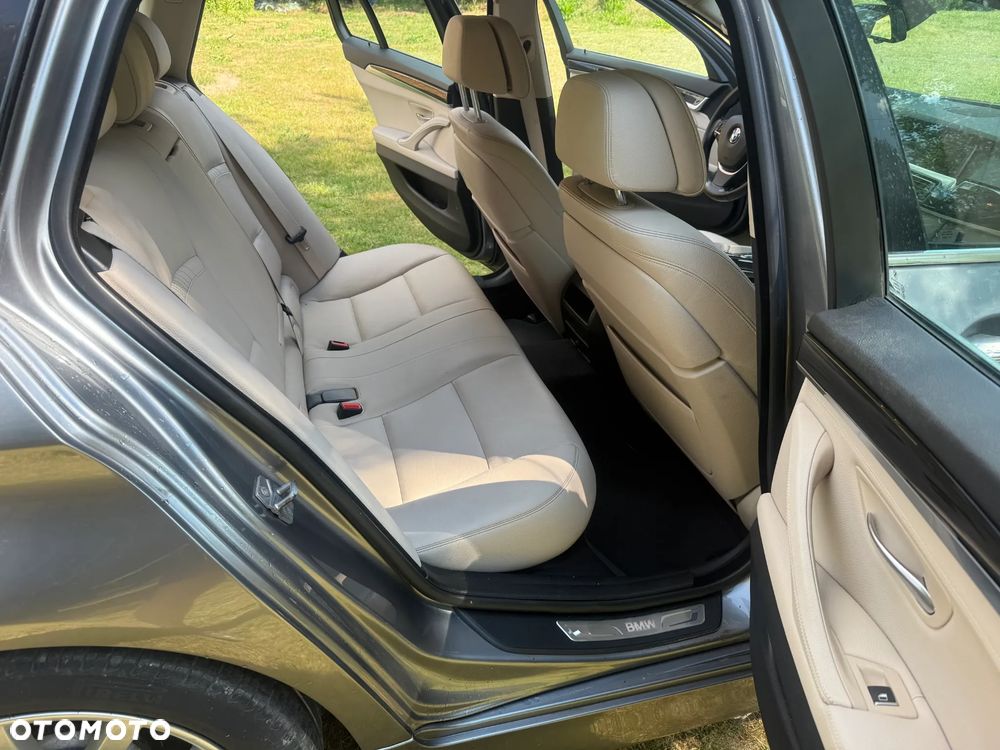 BMW Seria 5 520d Luxury Line - 9