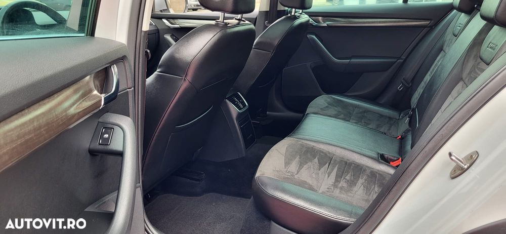 Skoda Octavia 2.0 TDI 4x4 DSG Scout - 17