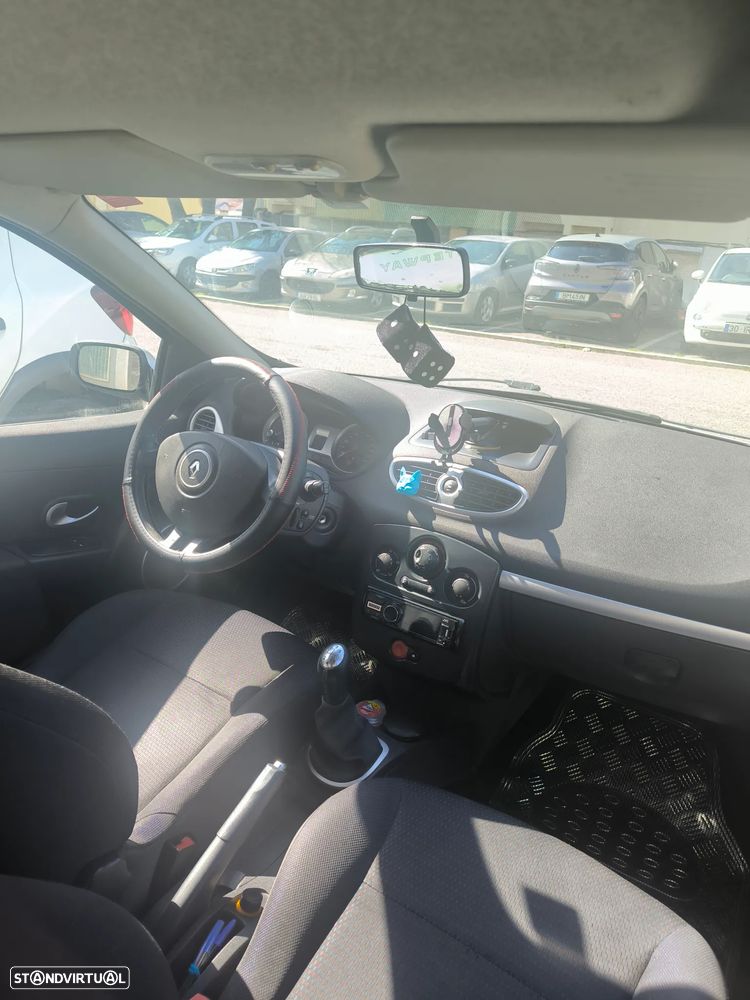 Renault Clio 1.2 16V Dynamique - 10