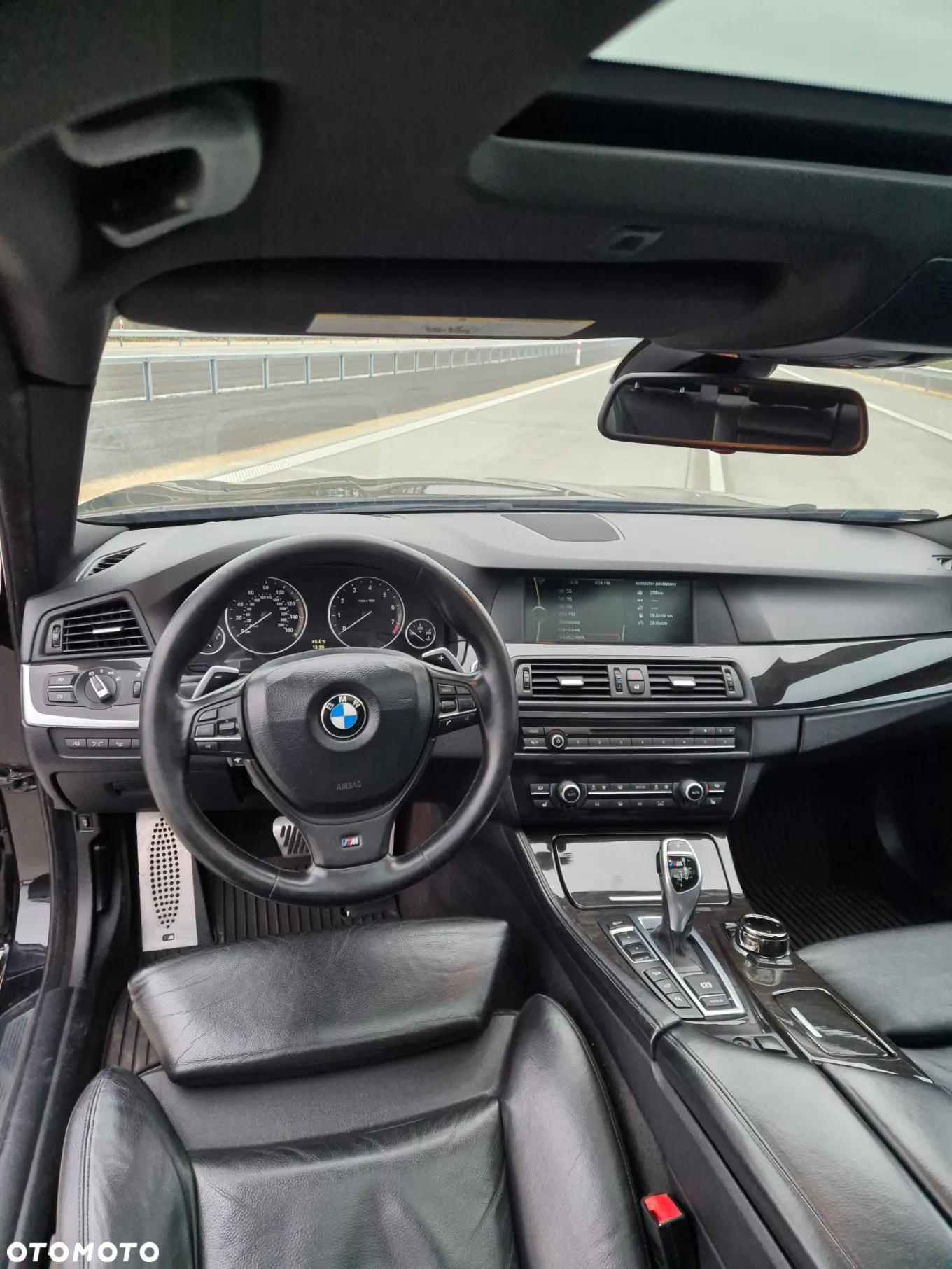 BMW Seria 5 550i xDrive Sport-Aut - 10