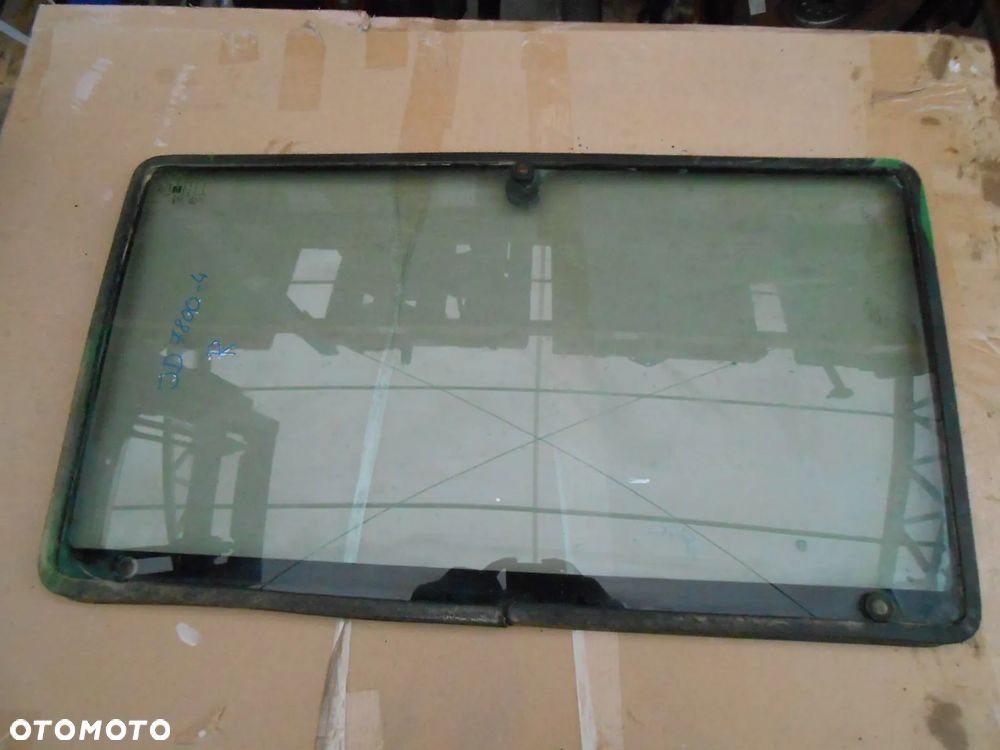 Szyba boczna prawa John Deere 7800 - 2