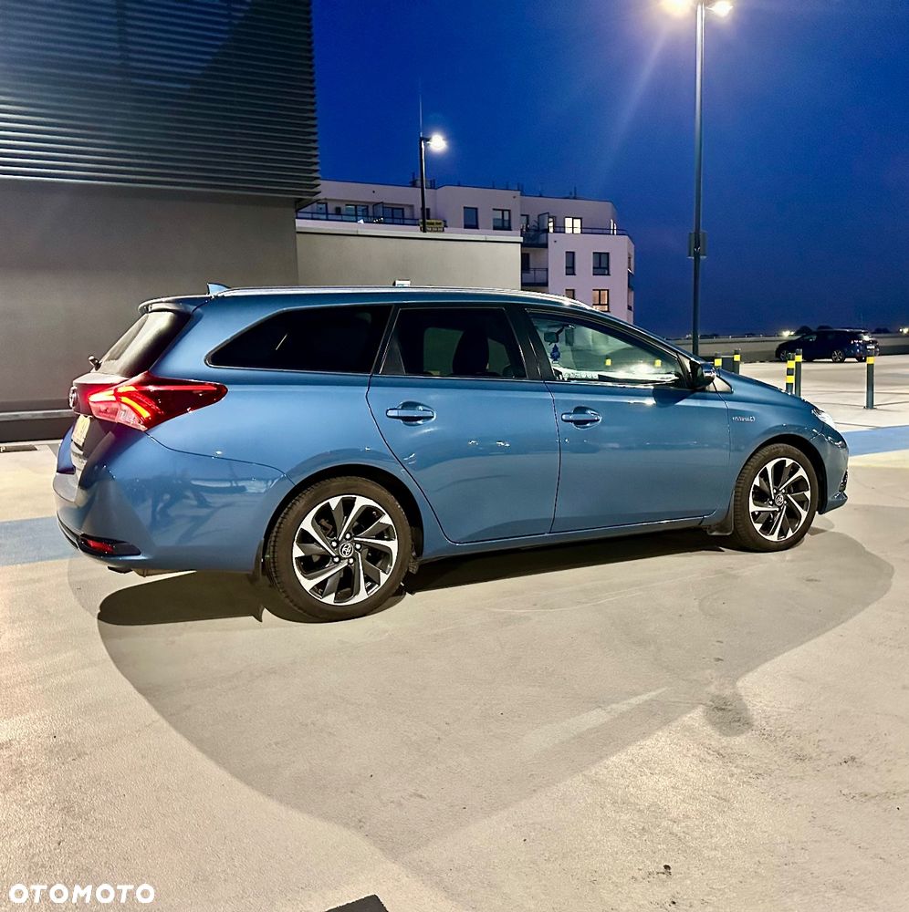 Toyota Auris 1.8 HSD Luna - 2