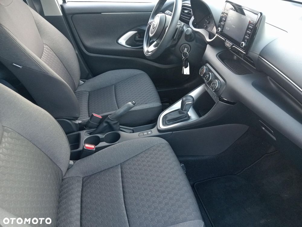 Toyota Yaris - 10
