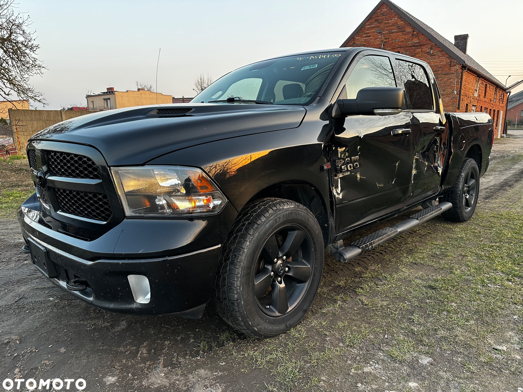 RAM 1500 Crew Cab Laramie - 2