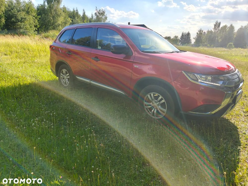 Mitsubishi Outlander 2.0 Invite + 2WD - 3