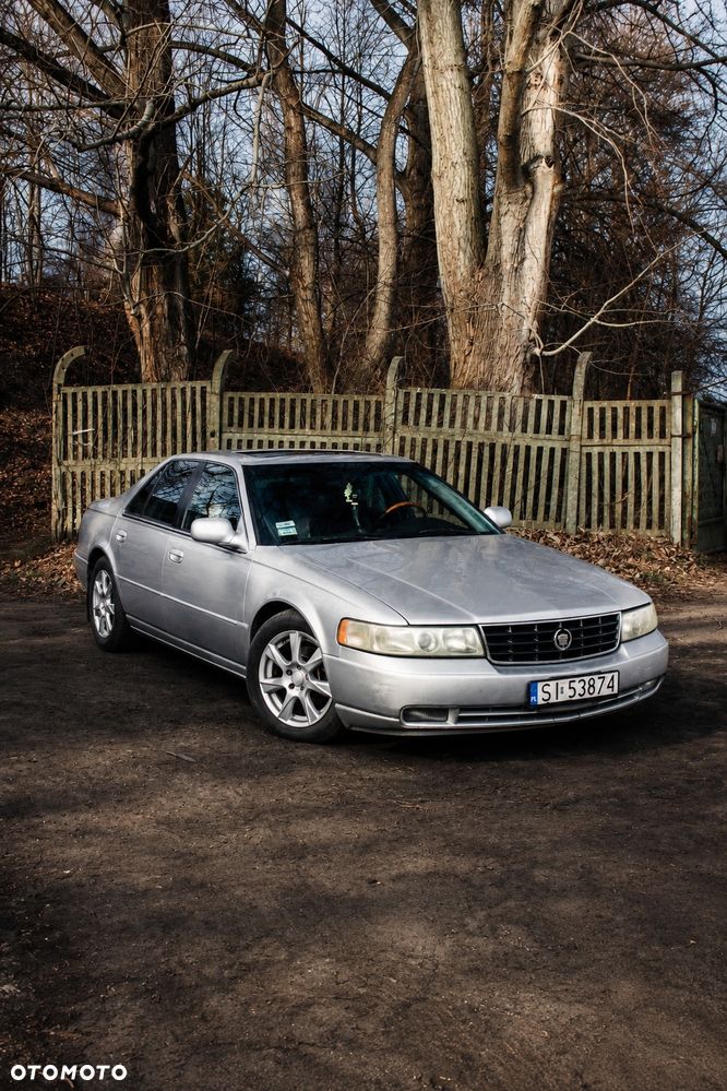 Cadillac STS - 2