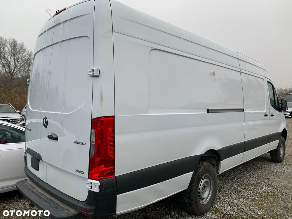 Mercedes-Benz Sprinter - 5