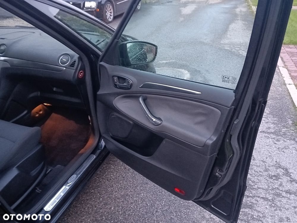 Ford S-Max 2.5 Titanium - 21