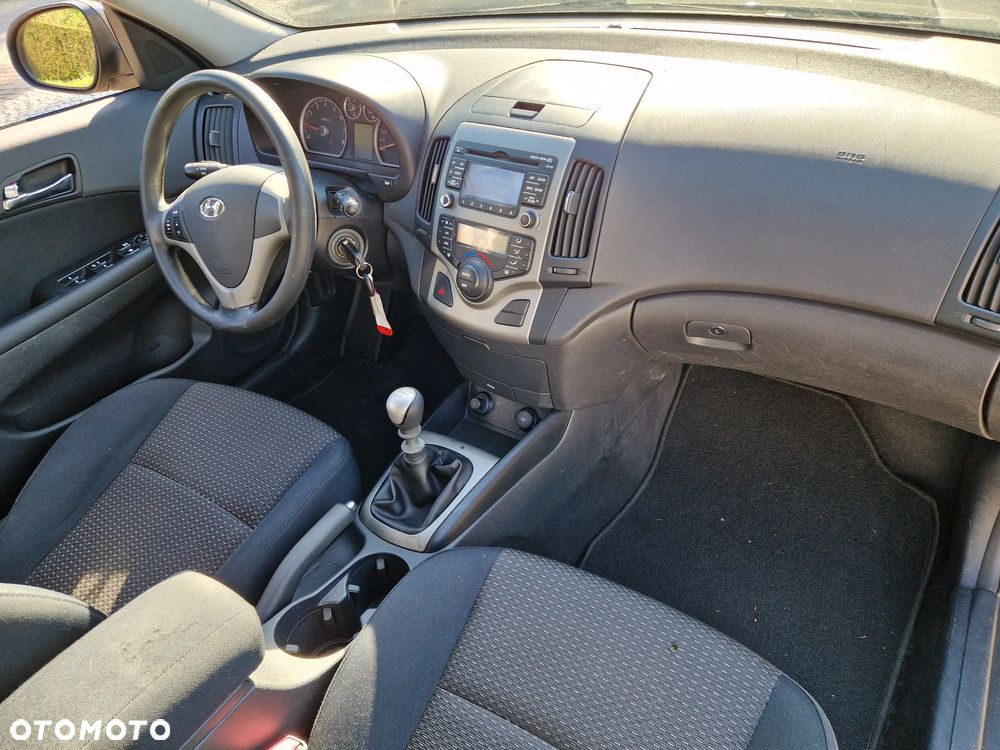 Hyundai i30 1.6 Comfort - 9