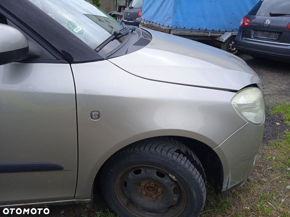 Błotnik Lewy Prawy Przedni Skoda Fabia II Kombi 9202 - 2