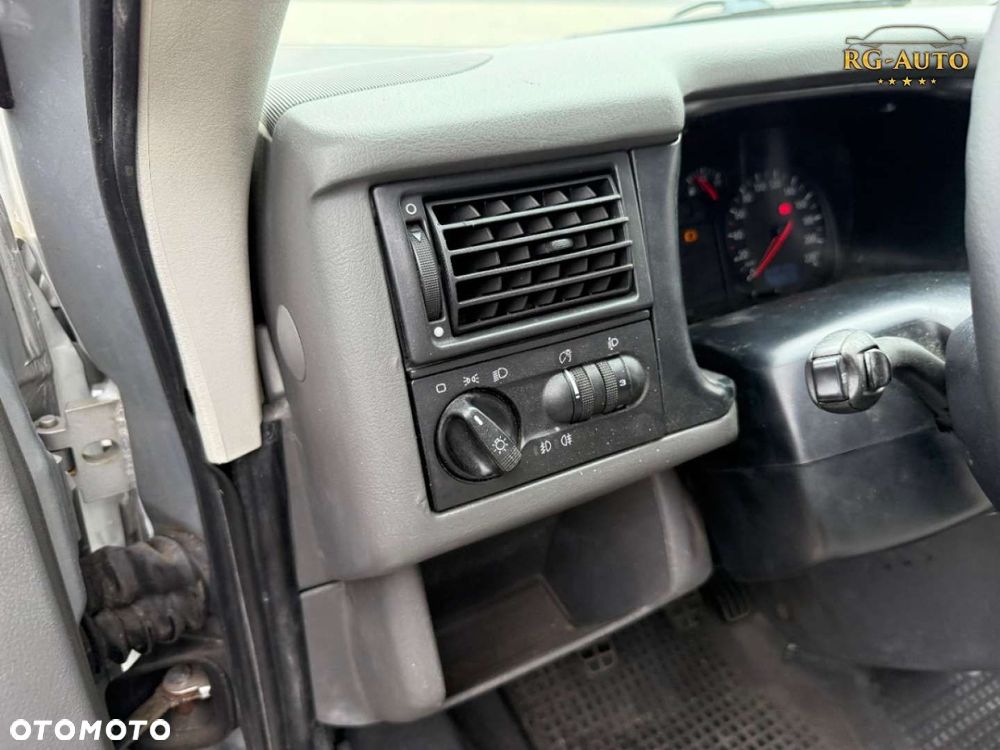 Volkswagen Transporter - 31