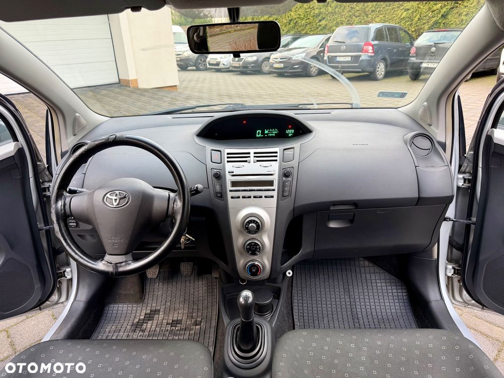 Toyota Yaris 1.3 Luna - 9