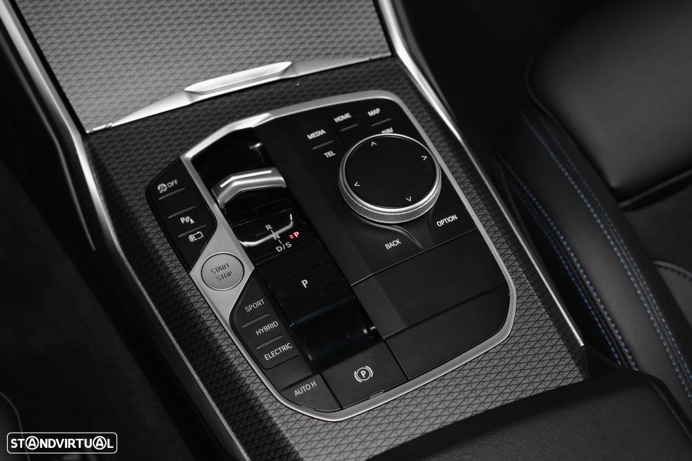 BMW 320 e Pack M Auto - 38