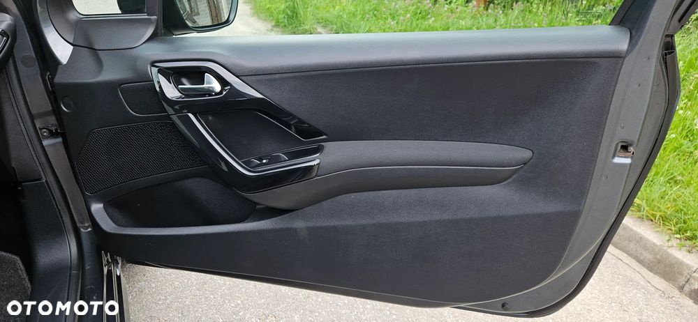 Peugeot 208 - 31