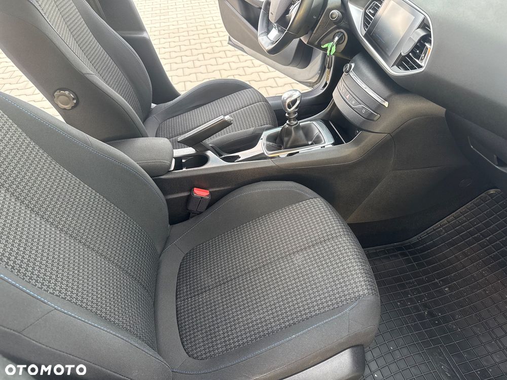 Peugeot 308 1.5 BlueHDi Business Line S&S - 33