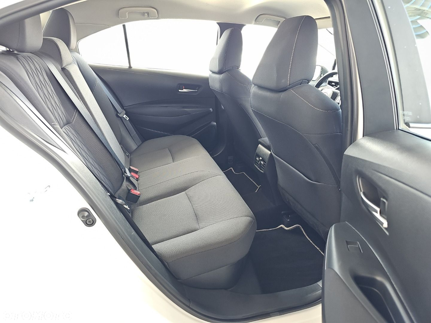 Toyota Corolla - 18