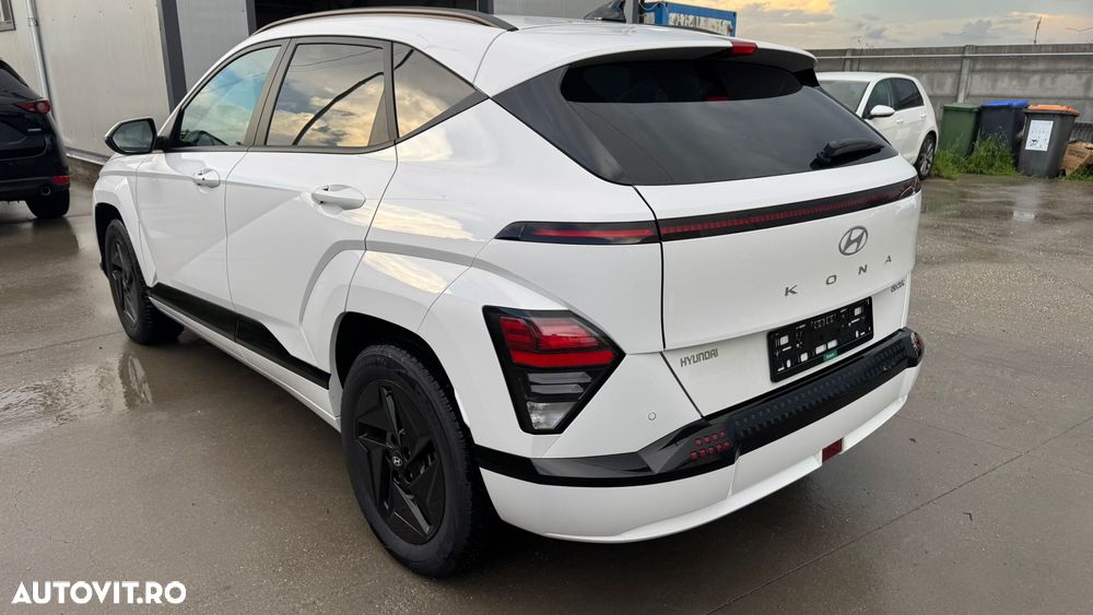 Hyundai KONA - 14