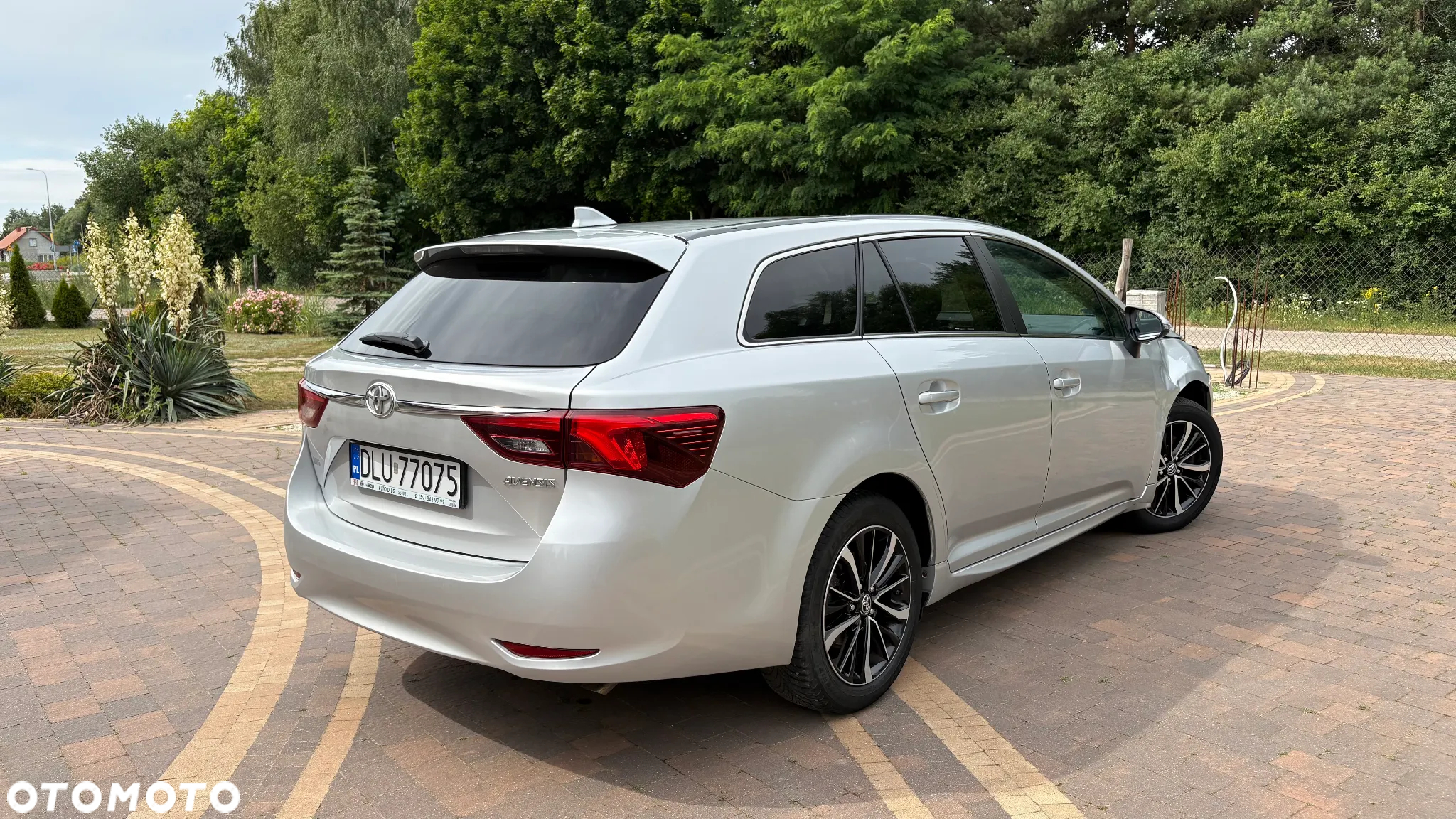 Toyota Avensis 2.0 D-4D Prestige - 3