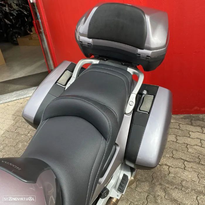 Honda Pan European ST1300 - 9