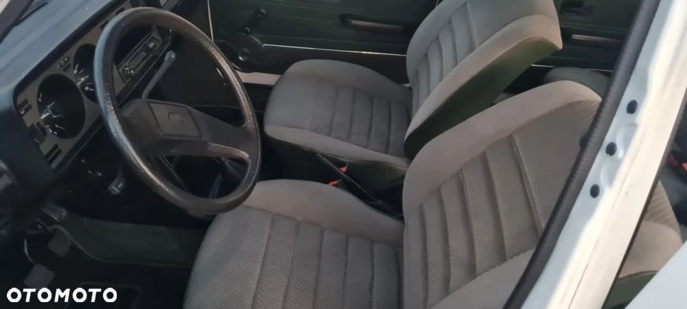 Volkswagen Golf 1.1 - 34