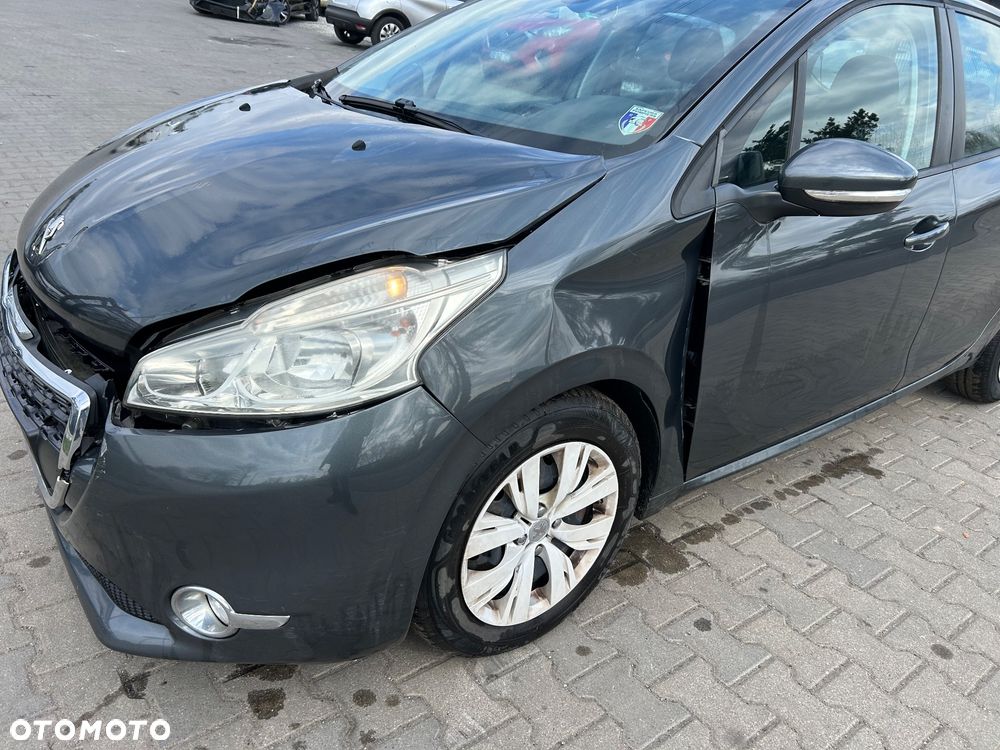 Peugeot 208 - 4