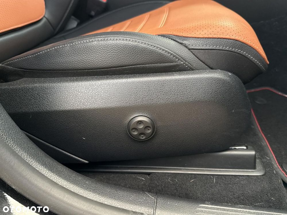 Mercedes-Benz GLC - 25