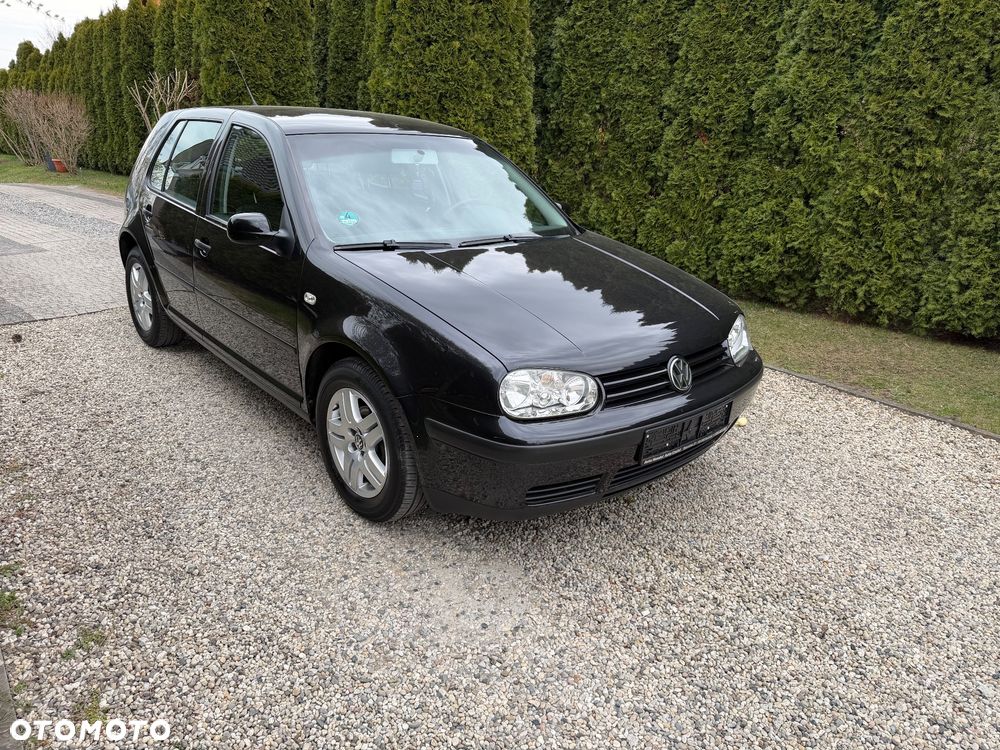 Volkswagen Golf - 2