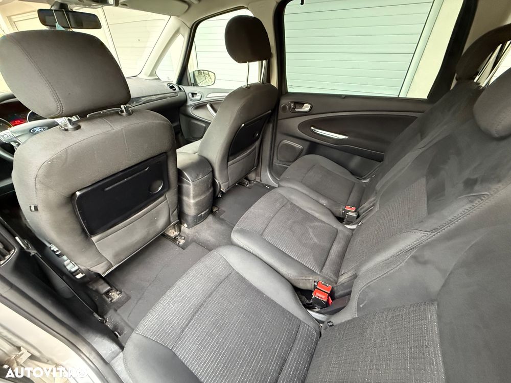 Ford Galaxy 2.0 TDCi DPF Ghia - 9