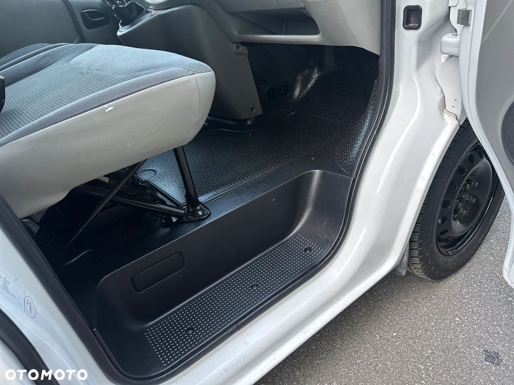 Opel Vivaro - 31