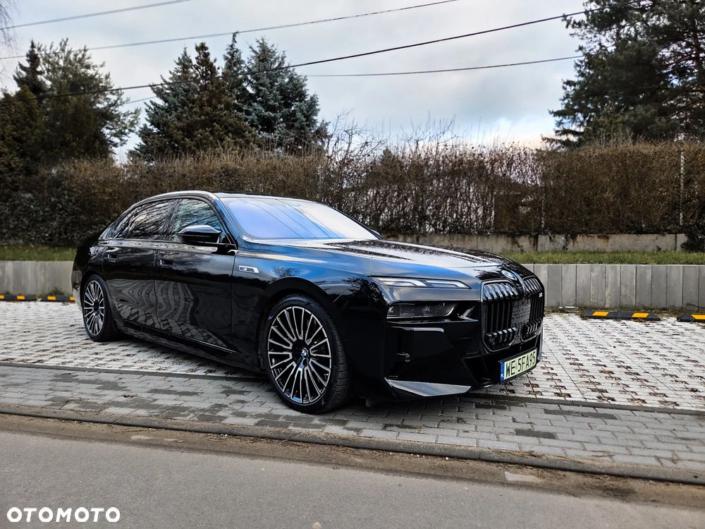 BMW i7 - 5