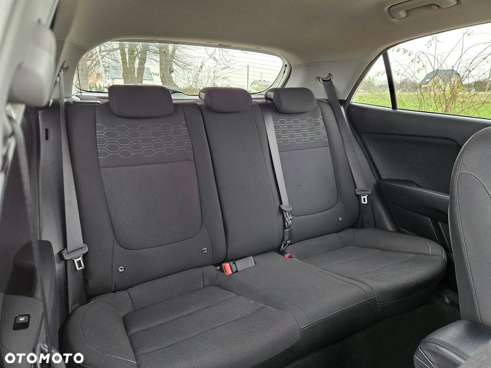 Kia Rio - 16