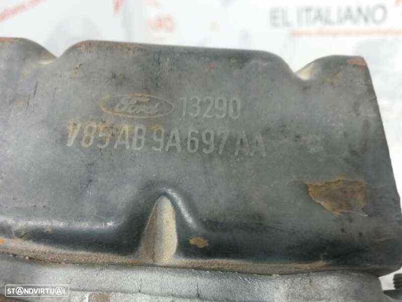 CORPO DE BORBOLETAS FORD ESCORT BERLINA - 1