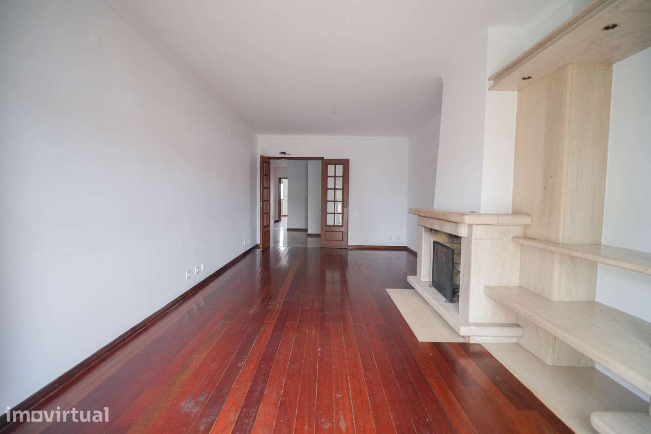Apartamento T4 em excelente estado de conservação - Grande imagem: 4/19